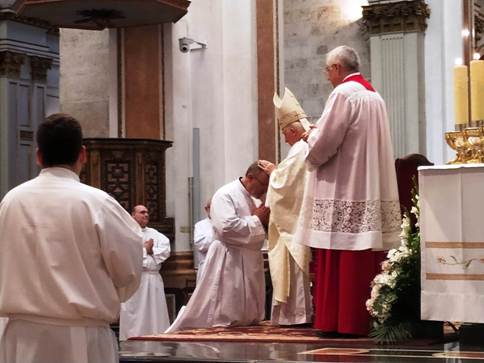 PARRÒQUIA DE GATA: ANTONIO MONFORT JA ÉS DIACA PERMANENT. Ahir va ser ordenat pel cardenal arquebisbe Cañizares