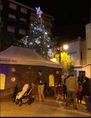 MERCAT DE NADAL A LA PLAÇA NOVA DE GATA: CANÇONS TRADICIONALS I PARE NOEL