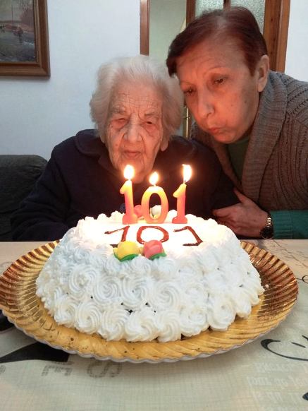 LA VEÏNA TERESA PUIG COSTA, SEGONA DONA DE GATA QUE ARRIBA ALS 101 ANYS EN EL 2020