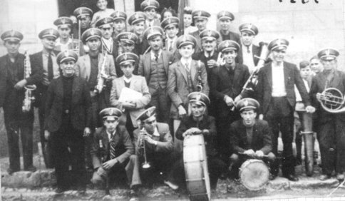 EL JOC DE LA HISTÒRIA DE GATA. 2. BANDA, ANY. PRIMER DIRECTOR, QUAN VA SER SOCIETAT, QUAN ES VA FEDERAR