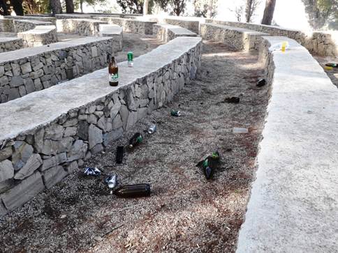 FOTOS-DENÚNCIA, GATA: EL PARATGE DE L'ERMITA, MIREU COM ESTÀ HUI DIUMENGE