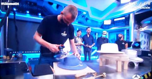 LA FABRICACIÓ ARTESANAL DE SOMBREROS SIGNES DE GATA, PROTAGONISTES AL PROGRAMA DE TV EL HORMIGUERO (A3)
