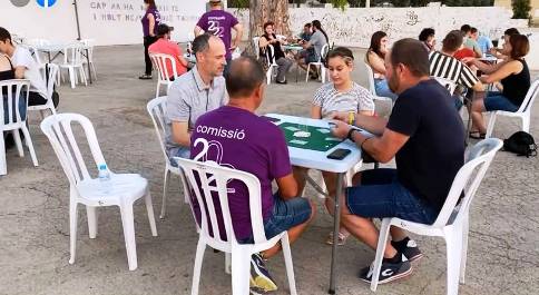 2/8, GATA: DILLUNS, QUART DIA FESTER: TEATRE INFANTIL / TRUC / MARCO POMPERO. Hui destaquem el truc