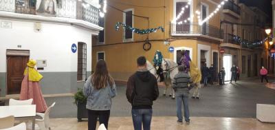 REIS 22 A GATA: COMENÇA LA MÀGIA DE LA IL·LUSIÓ. HUI DILLUNS 27, VISITA DELS VISIRS REALS PER A RECOLLIR LES CARTES