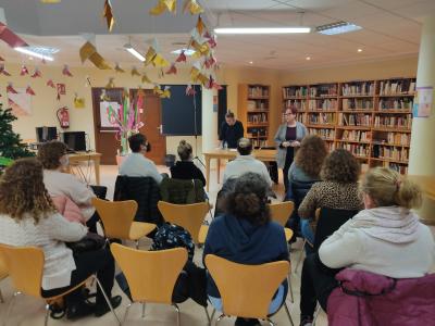 GATA ENCETA UNA NOVA EDICIÓ DE L'ESCOLA DE FAMÍLIES 2022