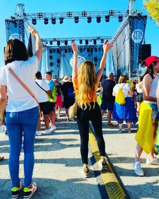 EXITOSA FESTA DE PRE-QUINTADES A GATA, FIDEUÀ I ORQUESTRA TITÀNIC (Comissió de Festes 2022)