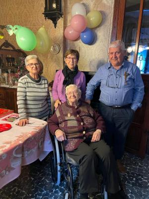 GATA TÉ UNA NOVA CENTENÀRIA: PEPITA PONS SIGNES VA NÀIXER EL 22-12-1922. El poble en té ara dos en vida, María Monfort Costa (102 i 8 mesos) i Pepita