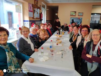 GATA CELEBRA ELS TRADICIONALS DARRERS DIES. D'ahir, Darrer Dijous, fins al Darrer Dimarts, els sis dies previs a Cendra. Els escolars han fet la desfilada de disfresses aquest matí i demà tornaran a fer passacarrers