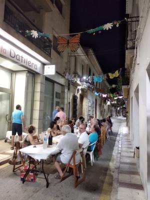SOPAR-CELEBRACIÓ ANUAL DEL VEÏNAT DEL CARRER SIGNES, PER CELEBRAR L'ENGALANAMENT DEL CARRER A LES PASSADES FESTES DEL CRIST
