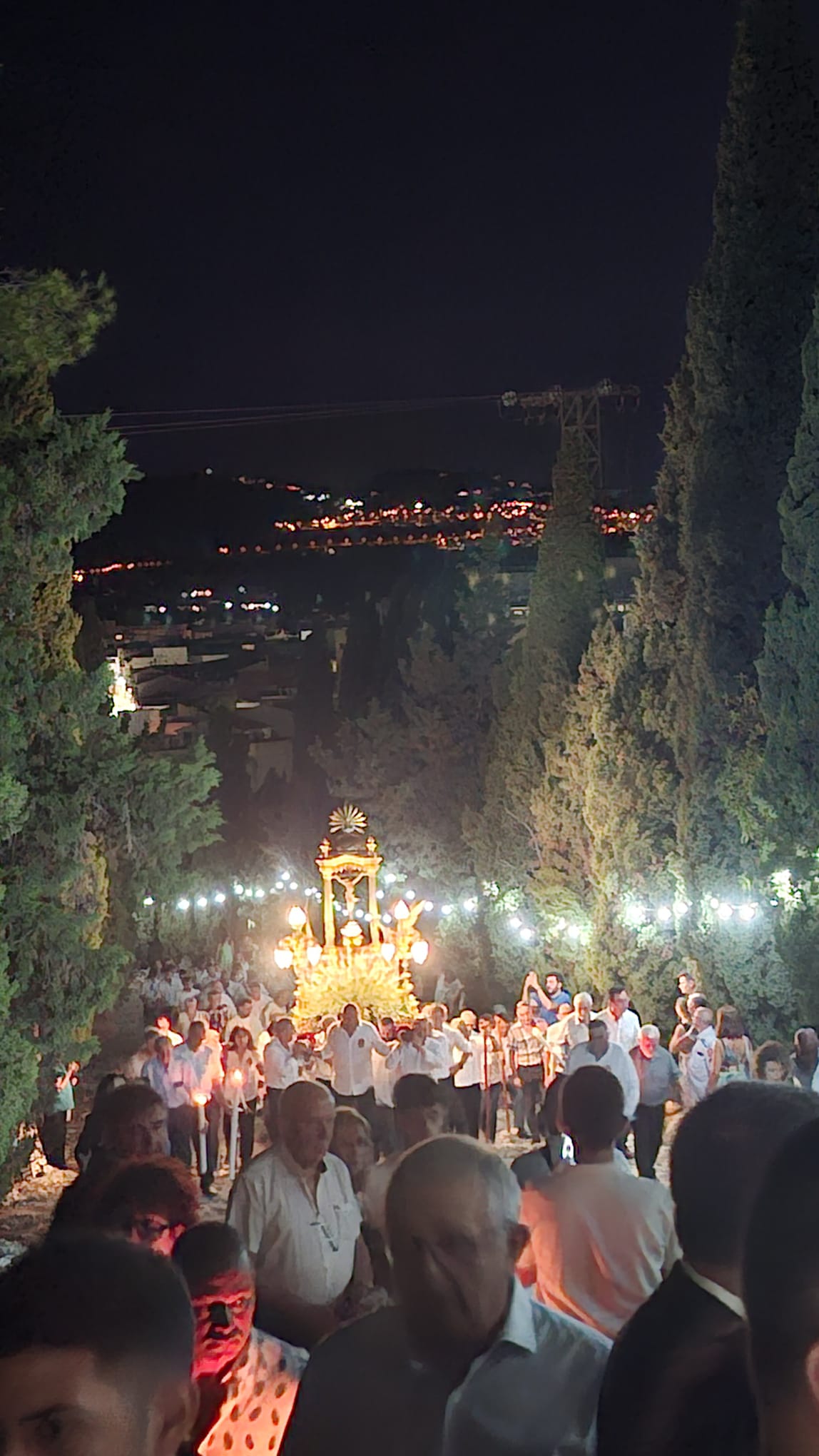 FESTES GATA 2025: RECORDANT AHIR, EL DIA DE LA FESTA MAJOR: TARDET I NIT ( i II ): Pujada i castell