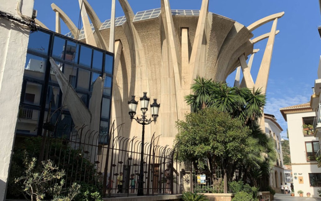 EL RECTOR FILL DE GATA, DON JUAN JOSÉ MONFORT VALLÉS, ENTRA ESTA VESPRADA A LA SEUA NOVA PARRÒQUIA DE DUANES DE LA MAR. Al nou Vicari Episcopal l'acompanyarà l'arquebisbe de València