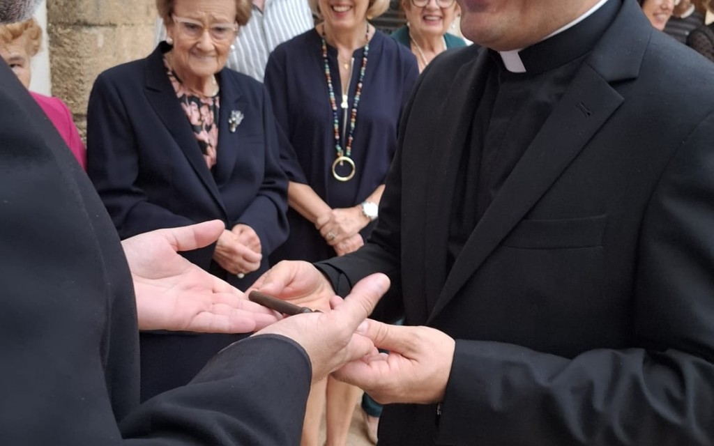 ENTRADA I PRESSA DE POSSESSIÓ DEL NOU RECTOR A LA PARRÒQUIA DE GATA, DON ENRIQUE SAIZ ZAMORANO. "Ja sóc un gater més"; "Vull estar en mig de vosaltes"