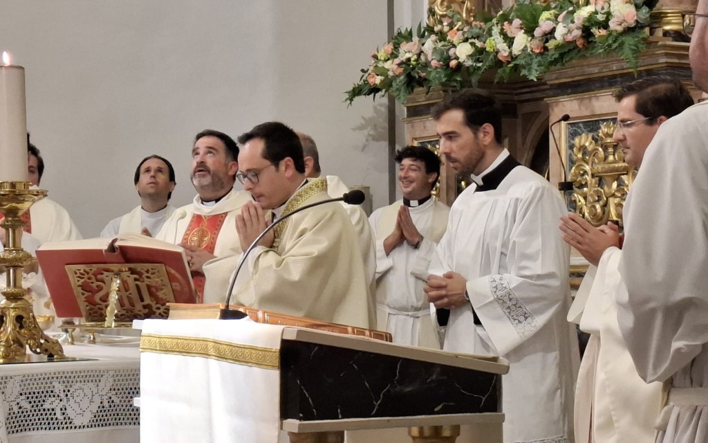 ENTRADA I PRESSA DE POSSESSIÓ DEL NOU RECTOR A LA PARRÒQUIA DE GATA, DON ENRIQUE SAIZ ZAMORANO. "Ja sóc un gater més"; "Vull estar en mig de vosaltes"