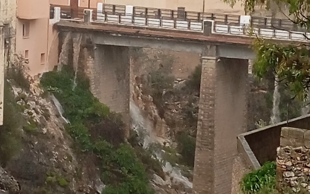 L'ÚLTIM EPISODI DE PLUGES DE TRES DIES DEIXA A GATA 87 LITRES. HUI RECORDEM LA RIUADA DEL PILAR DE 2007. Del dia de Sant Josep d'enguany que no baixa aigua pel riu