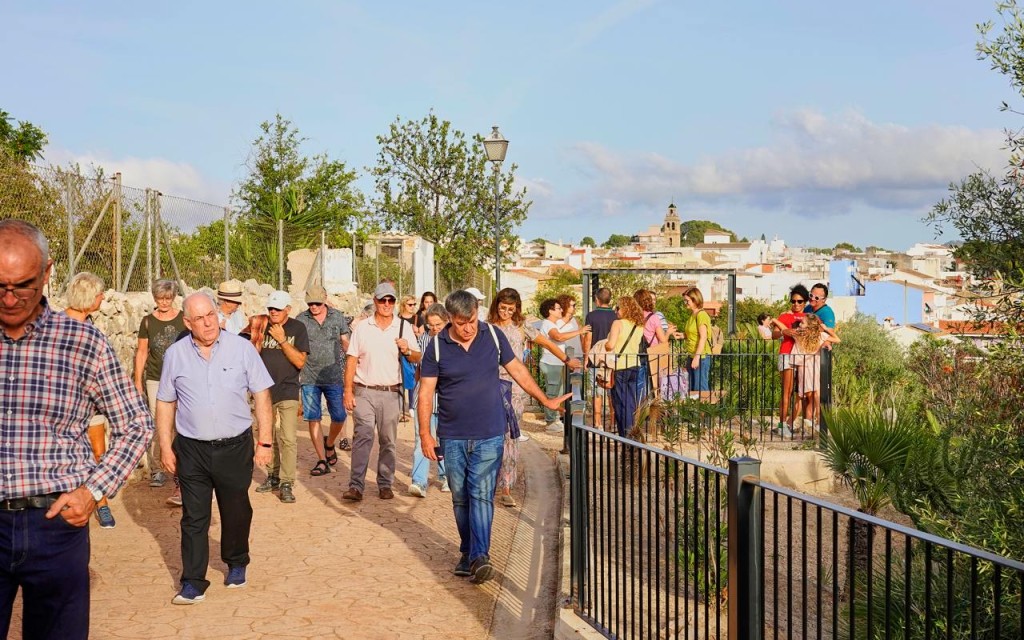 VENIU DE RUTA...? XX FIRA GATA AL CARRER. SI VOLEU, PASSEIG DE LES COVES ROGES, RAVAL, RIURAU,...