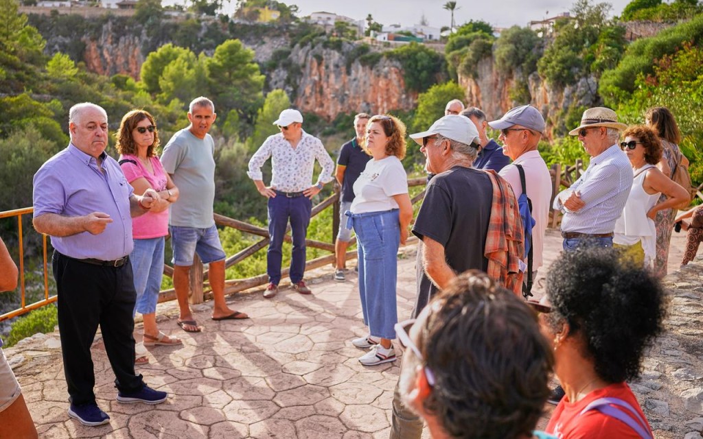 VENIU DE RUTA...? XX FIRA GATA AL CARRER. SI VOLEU, PASSEIG DE LES COVES ROGES, RAVAL, RIURAU,...