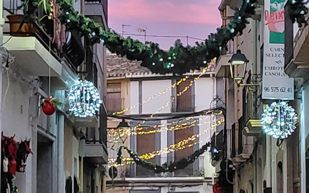 S'ENCEN LA IL·LUMINACIÓ DE NADAL A GATA. Actes des del dia 14 al 27