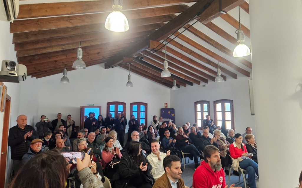 EL SOCIALISTA ANTONIO JOSÉ SIGNES COSTA ACCEDEIX A L’ALCALDIA, SEGONS L'ACORD DEL PACTE COMPROMÍS-PSOE. SITUACIÓ HISTÒRICA I INÈDITA A GATA. És l’alcalde 39 des de 1900 i el desé des de la democracia de 1979