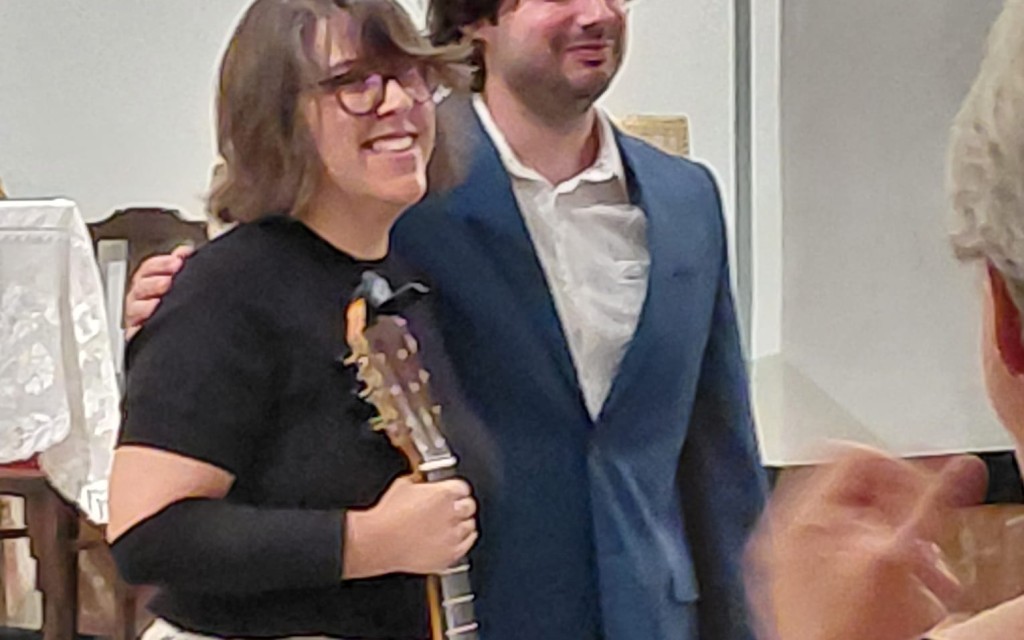 DOS ARTISTES GATERS PER A UN CONCERT IMPRESSIONANT: ROSARIO CASELLES CANET A LA GUITARRA I JOSÉ MONFORT PEDRO DE TENOR  L’església parroquial acull l’actuació del duet dins de la programación del projecte Gata’m
