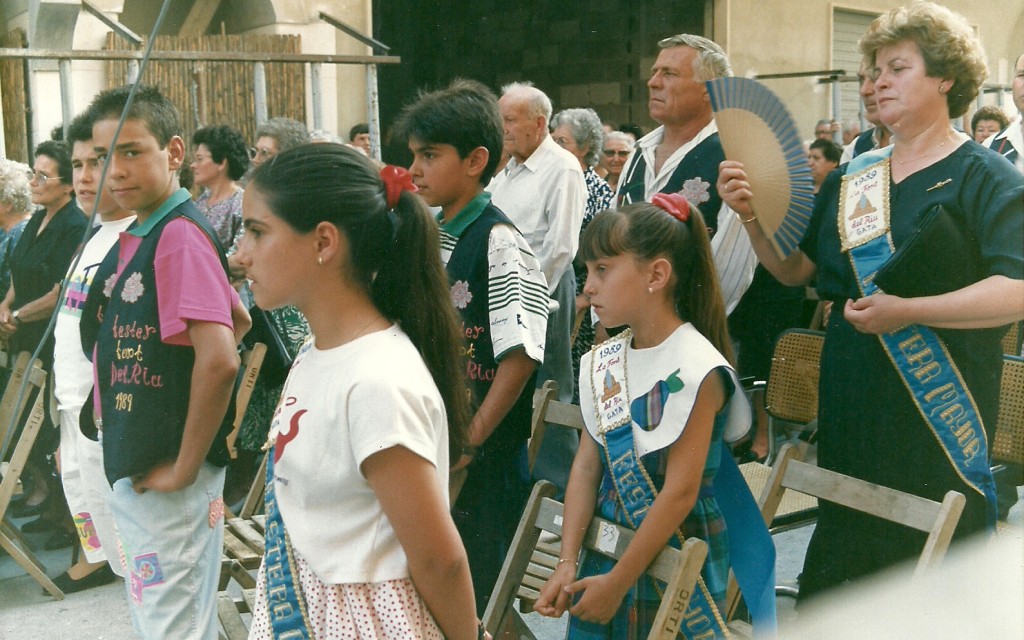 FOTOGRAFIES ANTIGUES...I D'ABANS (Gata en el record), ns. 1.914 a 1.916. AQUELLES MISSES, FESTERS I CARETES. ANYS 80