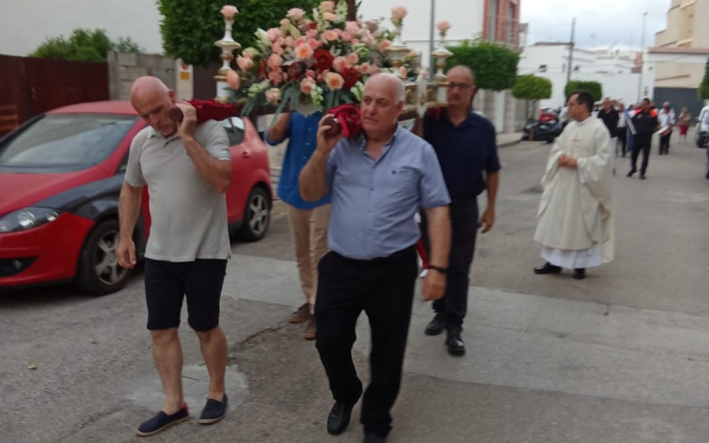 ACABEN AMB ÈXIT LES FESTES PATRONALS DEL BARRI DE LA FONT DEL RIU: Truc, missa, processó, sopar, castellet, foguera i música