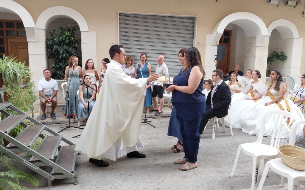 ACABEN AMB ÈXIT LES FESTES PATRONALS DEL BARRI DE LA FONT DEL RIU: Truc, missa, processó, sopar, castellet, foguera i música
