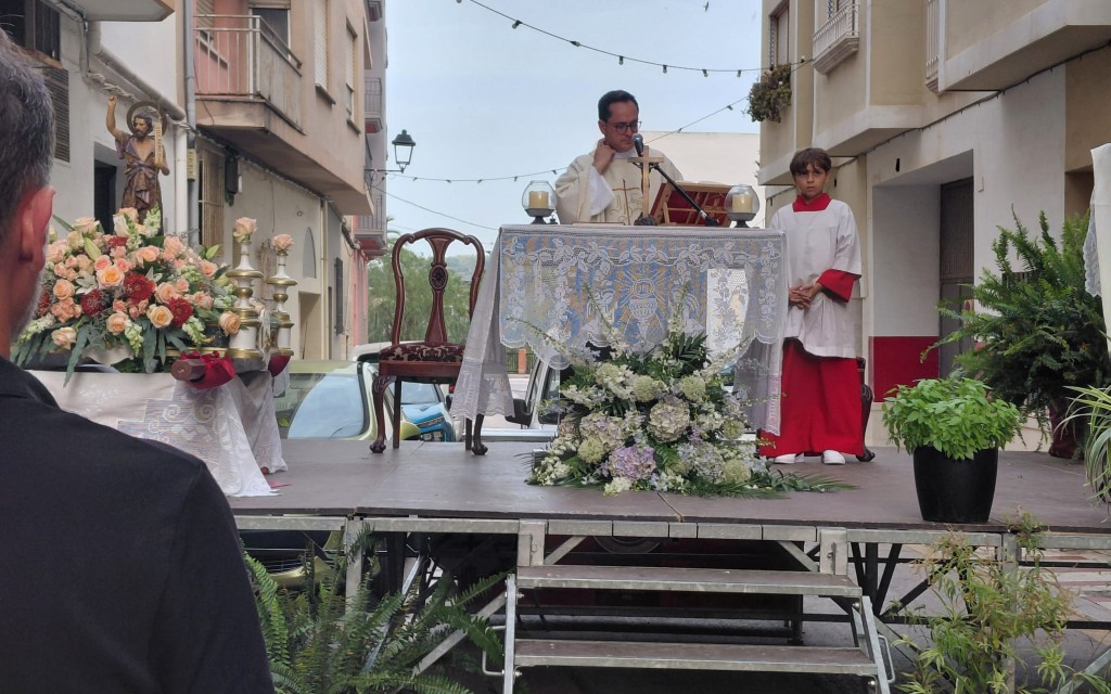 ACABEN AMB ÈXIT LES FESTES PATRONALS DEL BARRI DE LA FONT DEL RIU: Truc, missa, processó, sopar, castellet, foguera i música