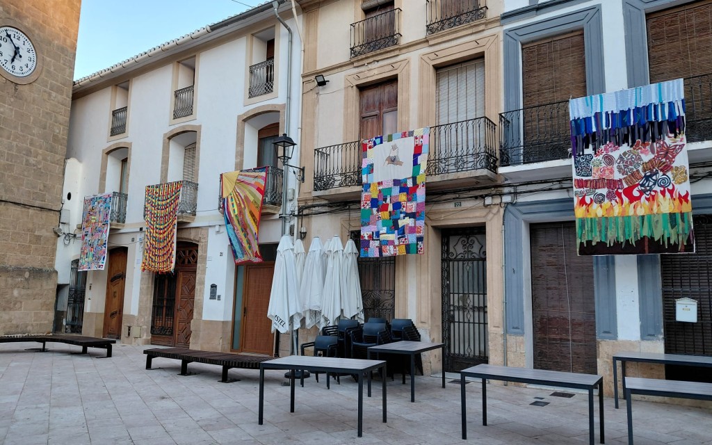 COMENÇA EL PASSEIG: ART AL VENT OBRI HUI LES PORTES, DES DE GATA AL MÓN. Inauguració a les 20 hores