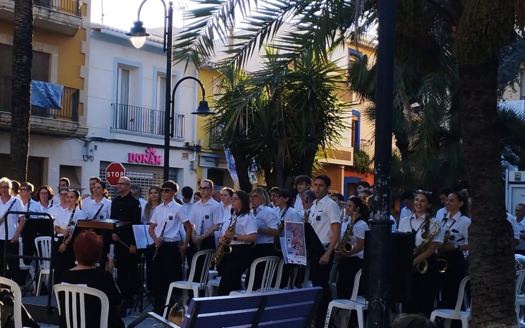 CONCERT DEL SOCI, INTERNCAVI MUSICAL AMB LES BANDES DE GATA I PEDREGUER. Director convidat Tomás Alemany Rosaleny