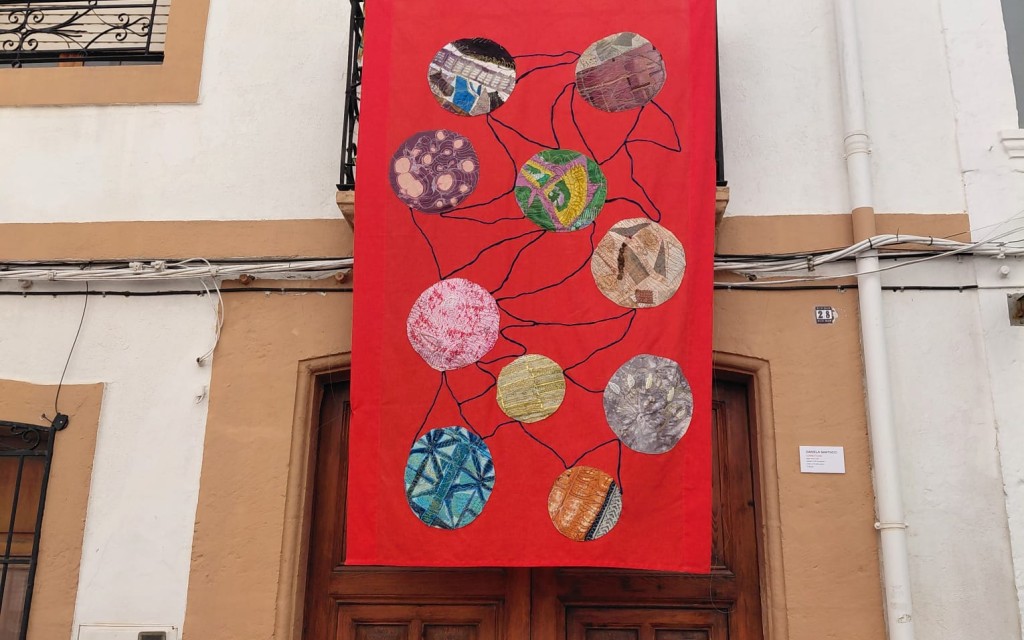 MIRADES URBANES: ART AL VENT, GATA. Obres 21 a 24