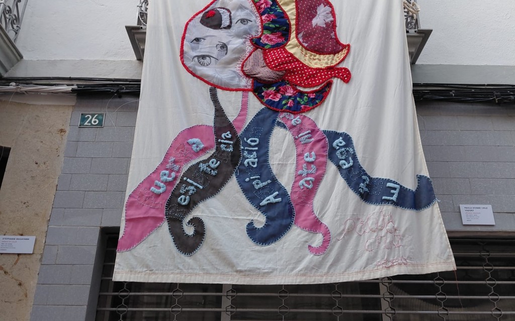 MIRADES URBANES: SEGUIM MIRANT ART AL VENT, GATA: Obres 33 a 36