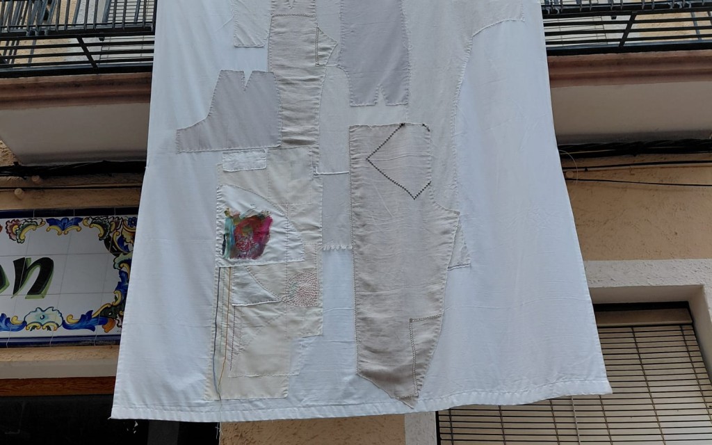 MIRADES URBANES. SEGUIM A LA PLAÇA NOVA, ART AL VENT 2026. Obres 45 a 48