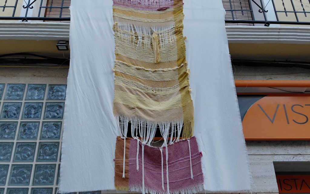 MIRADES URBANES, ART AL VENT 2026, GATA. SEGUIM DINS LA PLAÇA NOVA. Hui dijous, obres 49 a 52