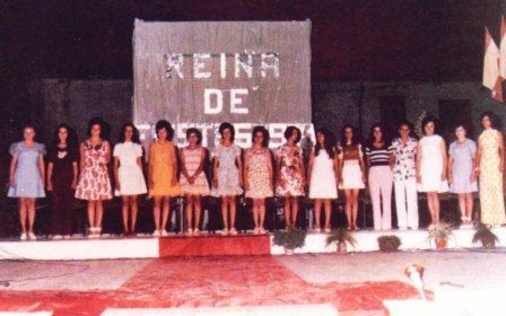 PREÀMBUL FESTER DE GATA. ESTA NIT, FESTIVAL 2026. ELECCIÓ INFANTILS I MAJORS. 55 edició de majors (48 de regines i 7 de representants) i 50 de infantils (42 de regines i 8 de representants)