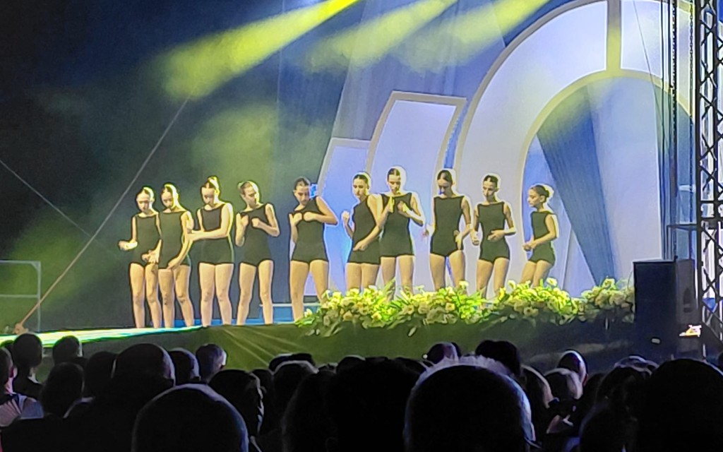 PREÀMBUL FESTER: DESSET REPRESENTANTS DE LA FESTA, ELEGITS AL FESTIVAL 2026. Els primers majors, Llum, Ainhoa i Aitor; els primers infantils Regina, Lara i Pau
