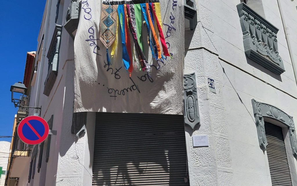 MIRADES URBANES: ACABANT EN TRES DIES ART AL VENT 2026. Carrer Doctor Gómez Ferrer, obres 73 a 76