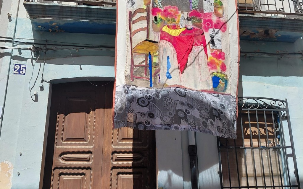 MIRADES URBANES: ACABANT EN TRES DIES ART AL VENT 2026. Carrer Doctor Gómez Ferrer, obres 73 a 76