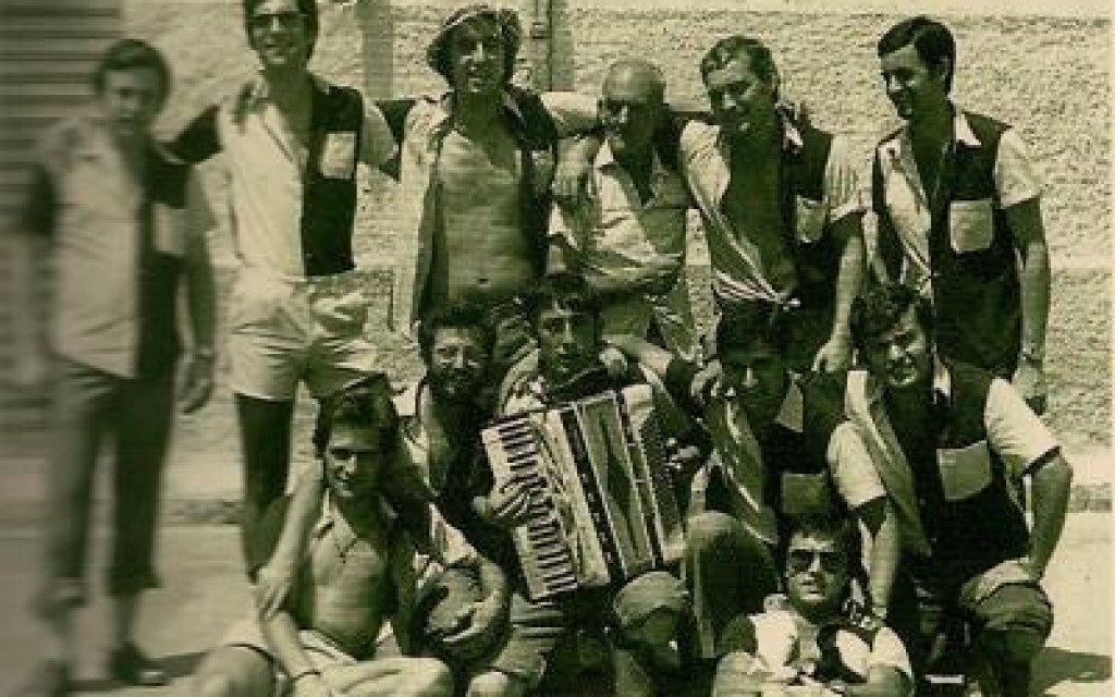 HUI, 6é DIA DE LES FESTES DE GATA, ANEM DE QUINTÀ. HISTÒRIA, NOMS DE LES QUINTES, 1968 A 2026 (Foto portada Salvador Pons)