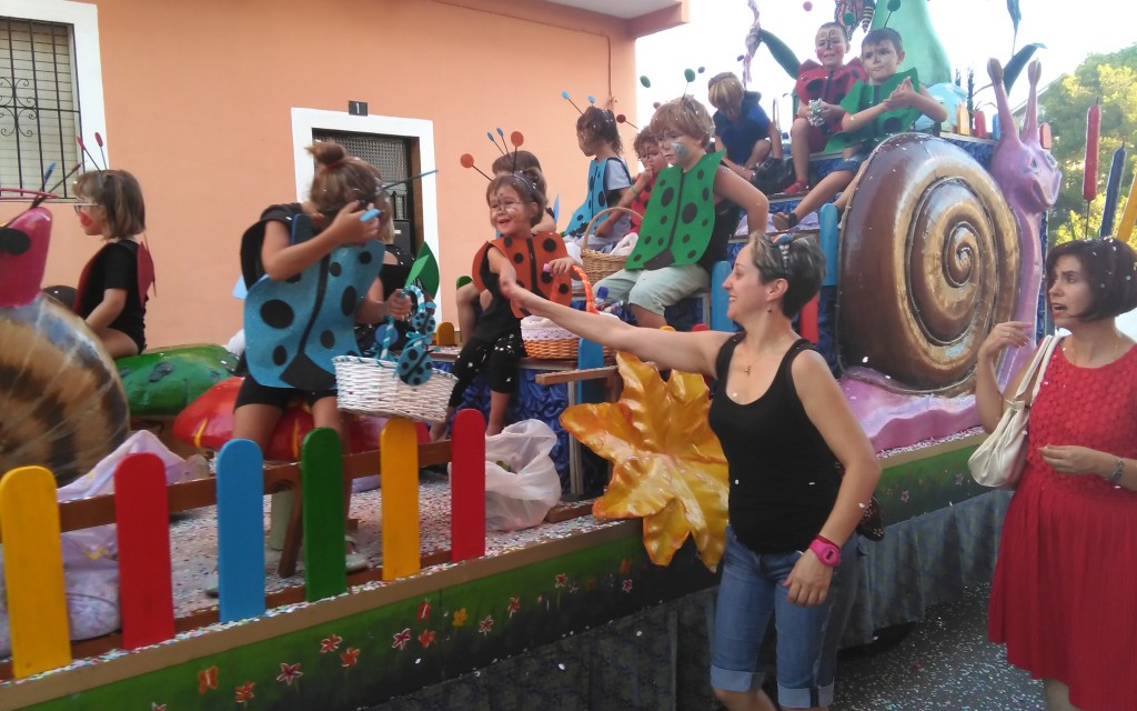 HUI DIUMENGE 2, SETÉ DIA DE LES FESTES DE GATA 2026: ARRIBA EL DIA DE LES CARROSSES. Recordem les d'abans