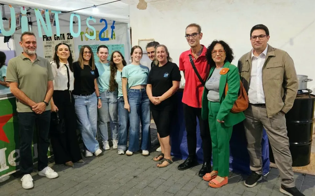 BON TEMPS, MOLTA GENT A LA FIRA GATA AL CARRER: HUI, SEGON DIA DE LA XXI EDICIÓ