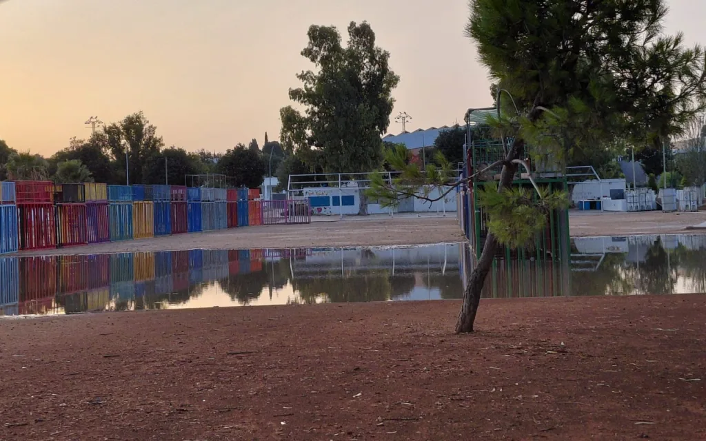 EL REVENTÓ TÈRMIC (ESCLAFIT HUMIT) DEIXA NOMBROSOS INCIDENTS I 17 LITRES A GATA. Demà dimecres pel tardet, l'històric i singular eclipsi de sol. Habilitaran el camp de vol (antic camp de tir)