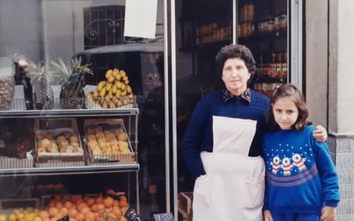 FOTOGRAFIES ANTIGUES...I D'ABANS (Gata en el record) (1908).  La tenda de Tonica Canterera al carrer Sol, de 1960 a 1988