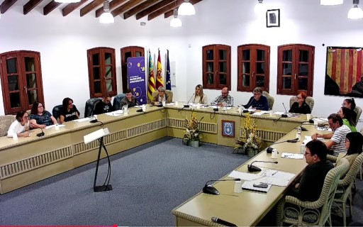 CECILIA MONFORT MULET, NOVA REGIDORA DEL PARTIT POPULAR. Sustitueix a David Gallego. Vuit dones al consistori gater, per cinc homes