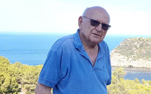 EL SEGON DIA DE NOVEMBRE VA MORIR MIGUEL SIGNES MENGUAL, FILL DE GATERS I AUTOR DE LA GENERACIÓ DELS 50. Vivia a Salamanca i estieujava al pis de Gata