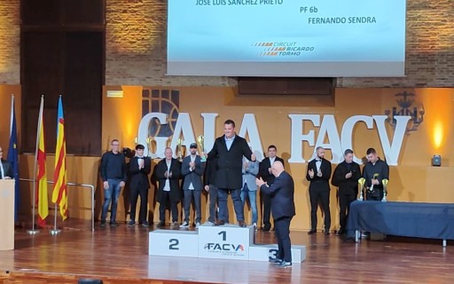 EL GATER FERNANDO SENDRA ARABÍ TORNA A SER CAMPIÓ 2025 EN LA SEUA CATEGORIA DE PUJADES DE MUNTANYA, AMB EL COTXE DE 40 ANYS