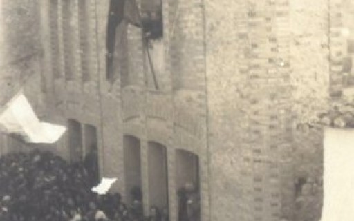 GATA TAMBÉ VA VIURE LA PROCLAMACIÓ DE LA II REPÚBLICA: HUI FA 95 ANYS. Aquella foto ho deia tot