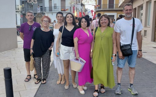 RESUM 2N DIA FESTER DE GATA: LES BIBLIOTECÀRIES I EL PREGÓ ATRAUEN A MOLTA GENT. Des de la biblioteca, un lloc viu, hem vist créixer este poble.