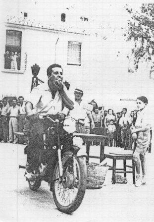 FOTOGRAFIES ANTIGUES (Gata en el record) -83, de despusahir, dia 5-