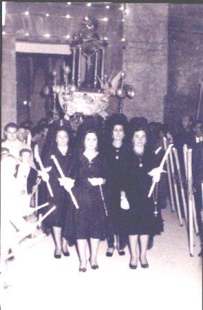 FOTOGRAFIES ANTIGUES (Gata en el record) -114, la d´ahir dijous-