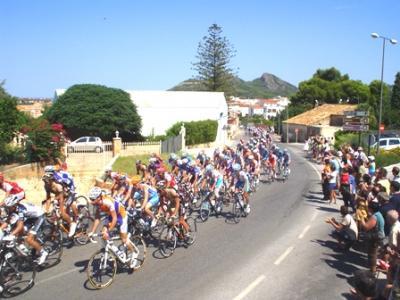 LA VOLTA CICLISTA A ESPANYA PROP DE GATA ( i II ): pas per Pedreguer.